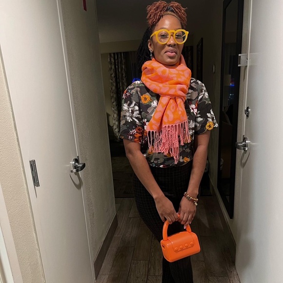 🎉Bag My Orange Please🎉 - Picture 2 of 5